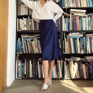 Aritzia Babaton midi skirt